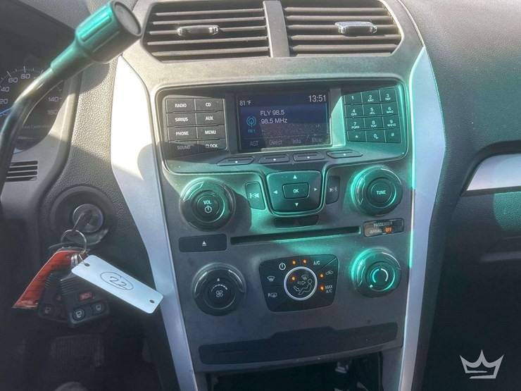 2015-ford-explorer-image-14