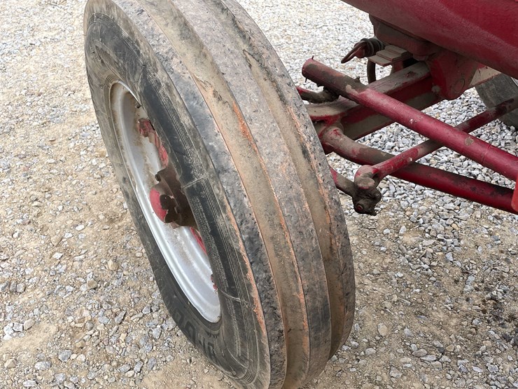 1956-international-600-image-30