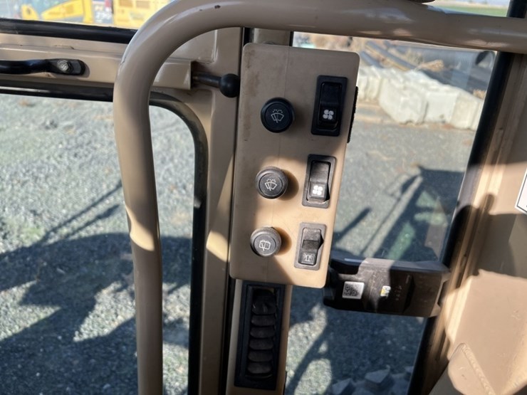 2006-caterpillar-160h-image-39