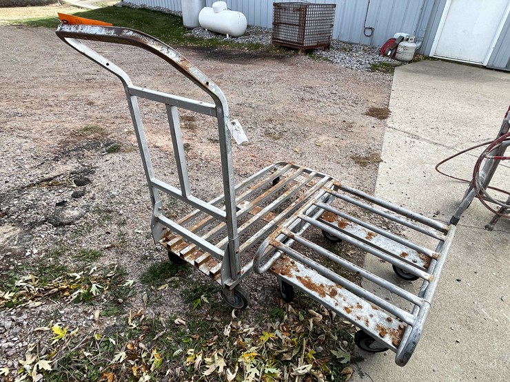 #3112-•-(2)-steel-carts-image-4
