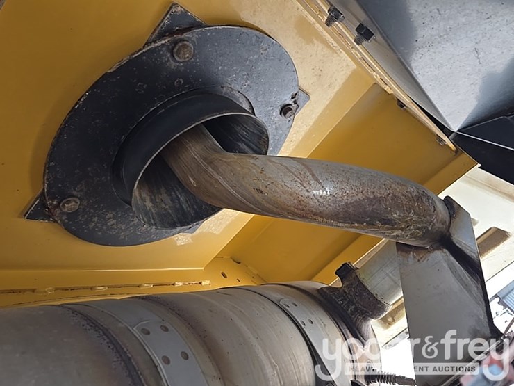 2014-caterpillar-938k-image-104