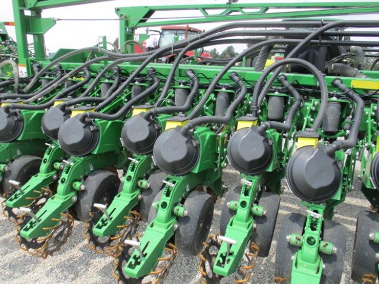 2016-john-deere-db60-image-117