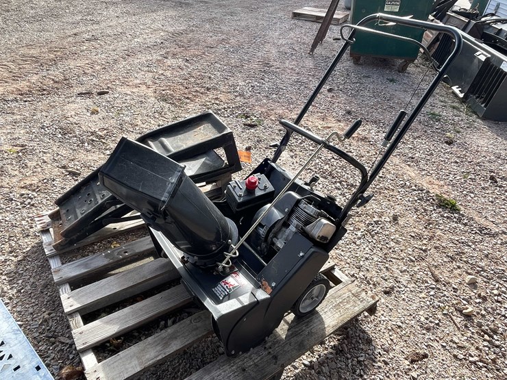 #3110-•-20"-gas-snowblower-image-1