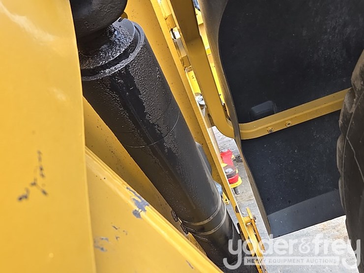 2014-caterpillar-938k-image-50