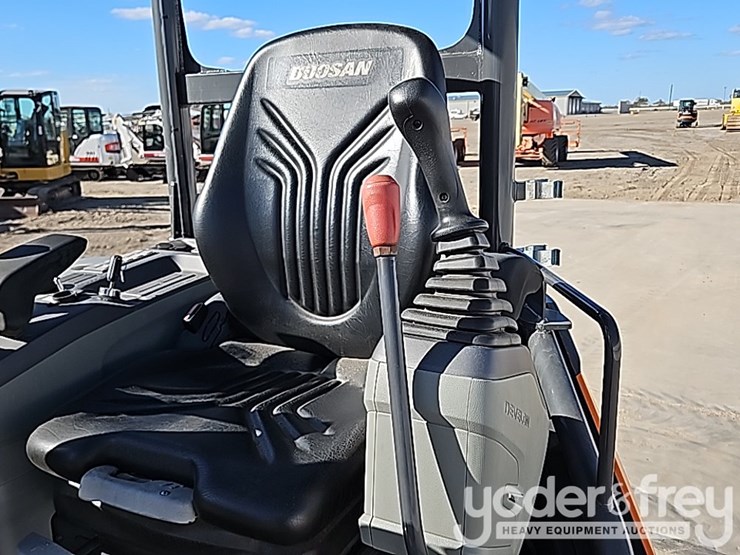 2024-develon-dx27z-7-image-55