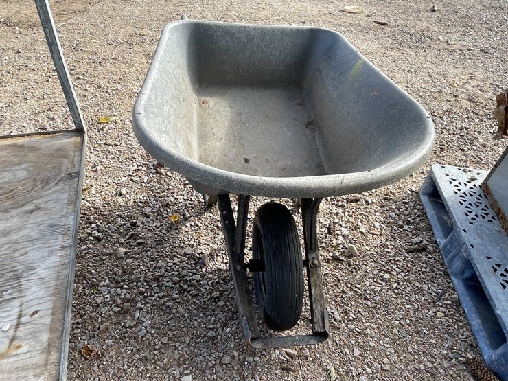 #3105-•-true-temper-wheelbarrow-image-2