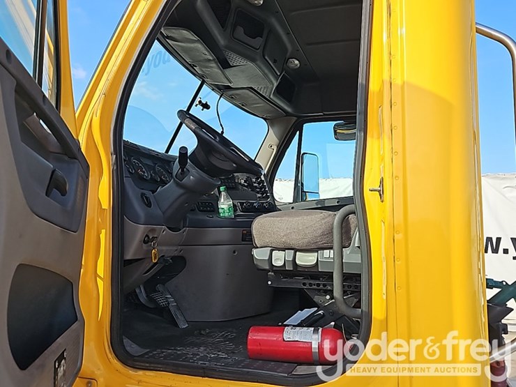 2019-freightliner-cascadia-image-30