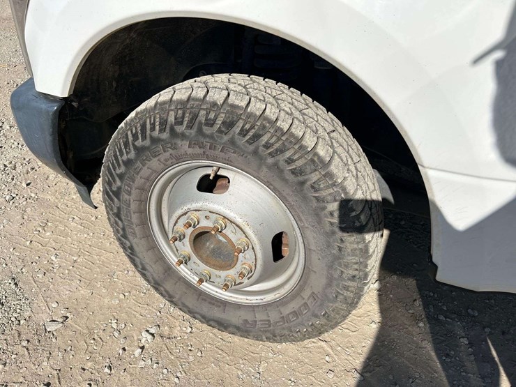 2018-ford-f350-image-18