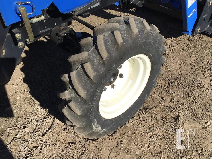 2017-new-holland-workmaster-40-image-24