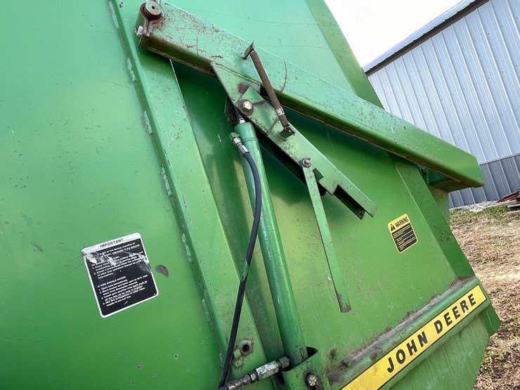 #3024-•-john-deere-5n-bailer-image-9