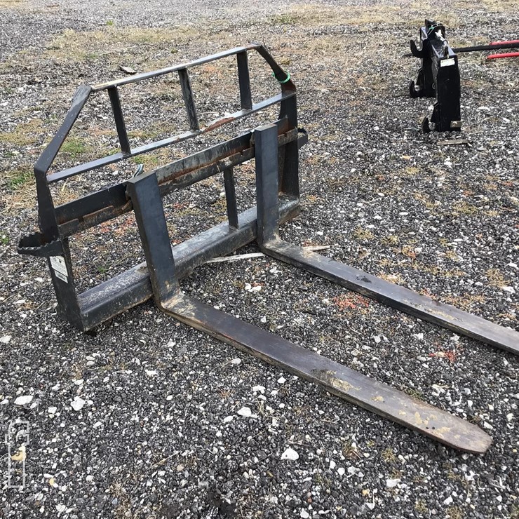 TITAN ATTACHMENTS FORKS