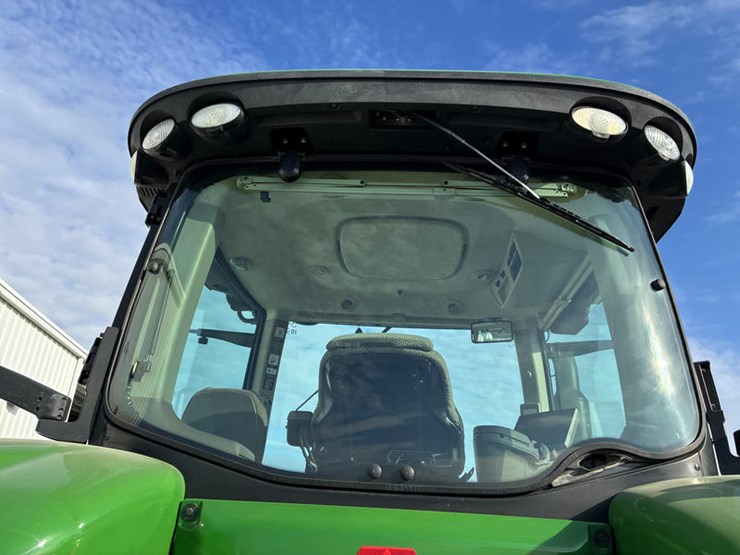 2015-john-deere-8295r-image-26