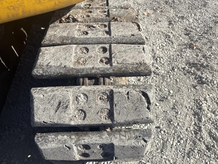 2013-deere-85d-image-71