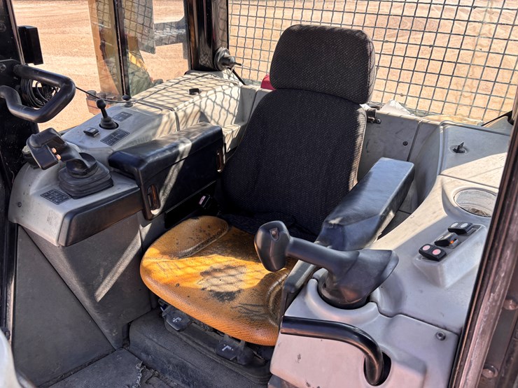 caterpillar-d6n-lgp-image-18