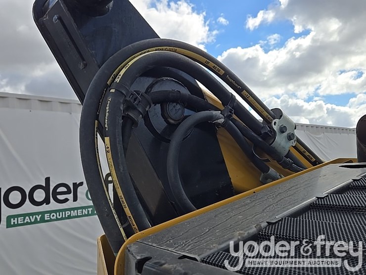 2021-caterpillar-289d3-image-32