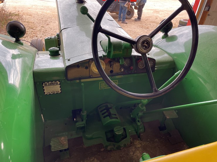 john-deere-830-image-22