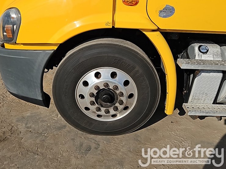 2019-freightliner-cascadia-image-12