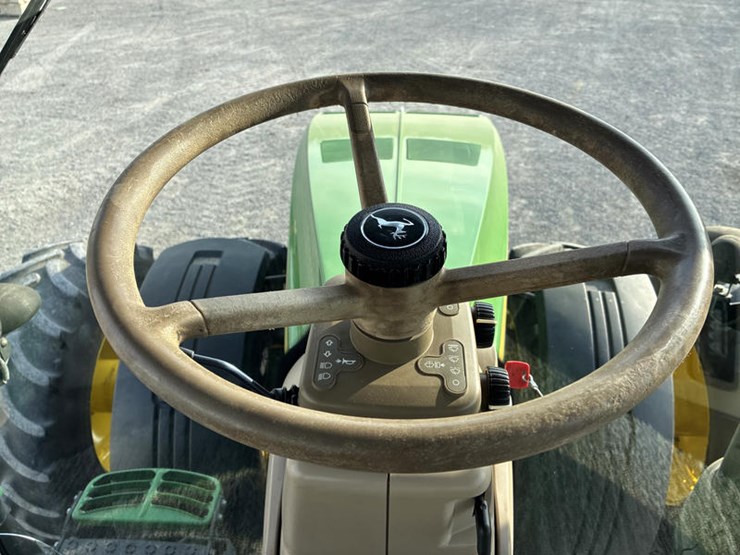 2015-john-deere-8295r-image-65