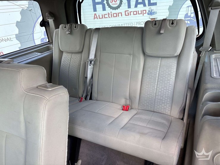 2012-ford-expedition-image-21