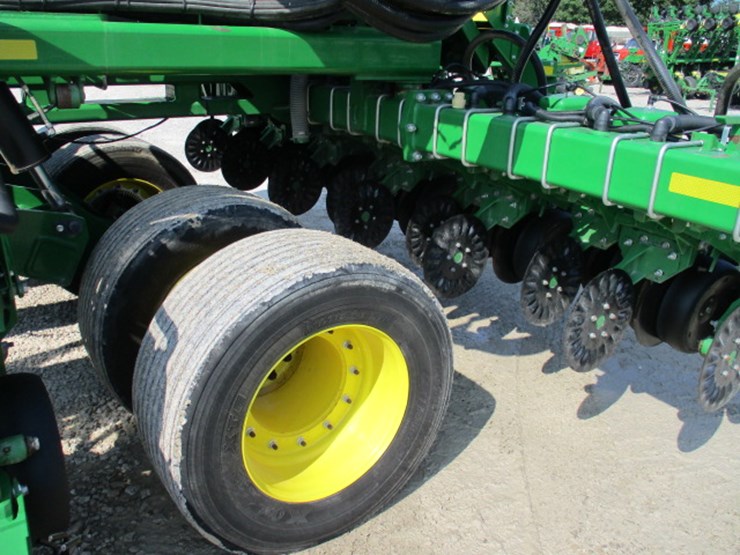 2016-john-deere-db60-image-96
