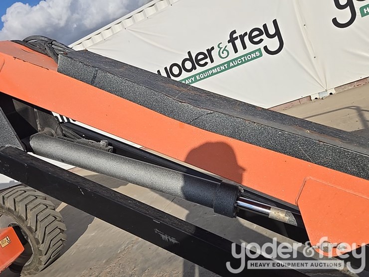 2014-jlg-600aj-image-57