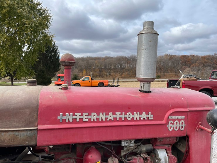 1956-international-600-image-16