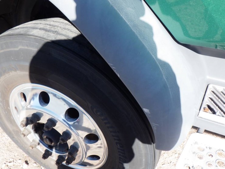 2018-peterbilt-220-image-5