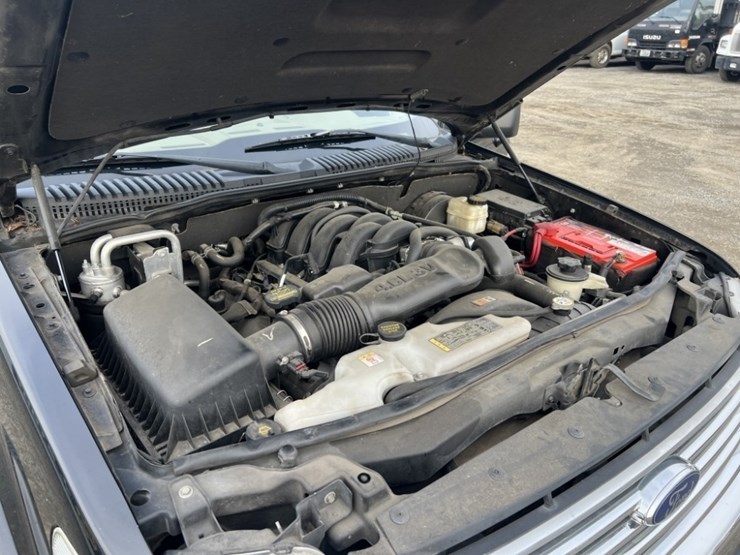 2009-ford-explorer-xlt-image-16