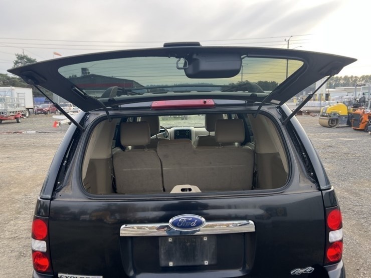 2009-ford-explorer-xlt-image-14