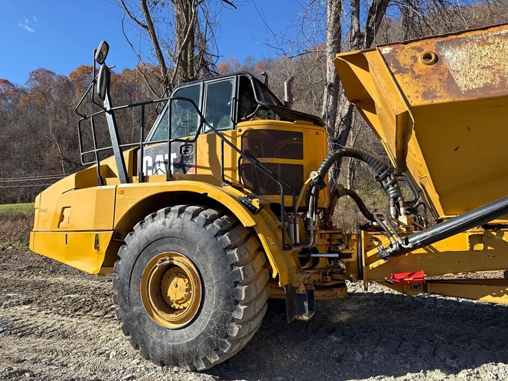 2016-caterpillar-745c-image-3