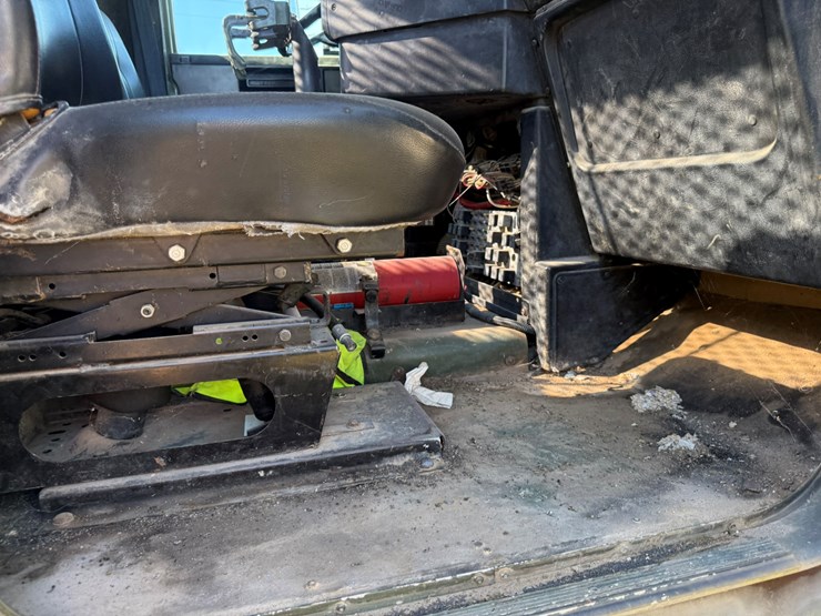 #22592-•-inop-1992-freightliner-t/a-daycab-truck-tractor-vin:-1fuymzyb1np520782-image-58