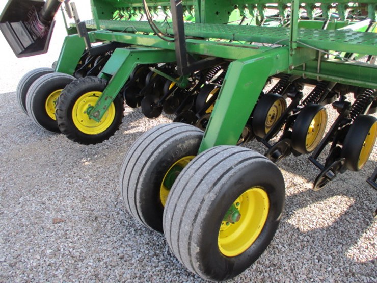 john-deere-750-image-32