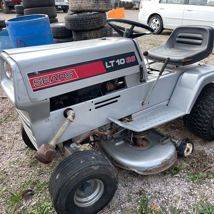 #3131 • Sears LT 1036 Lawn Tractor