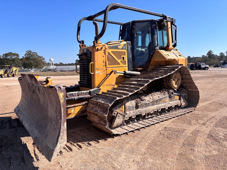 caterpillar-d6n-lgp-image-1