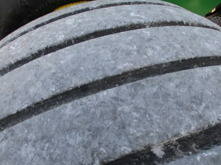 john-deere-750-image-35