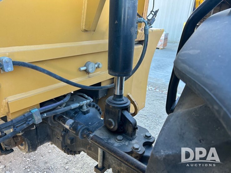 2012-caterpillar-tl1255c-image-31