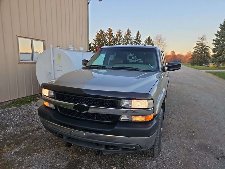 2002-chevrolet-2500-image-2