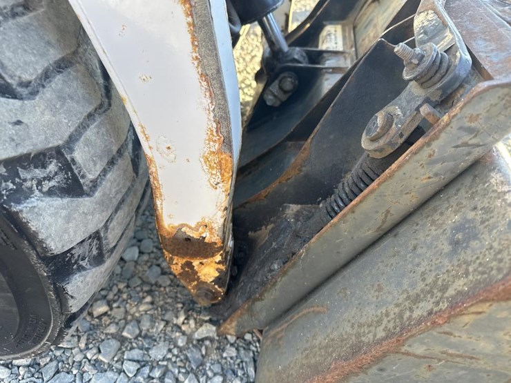 2015-bobcat-s70-image-21