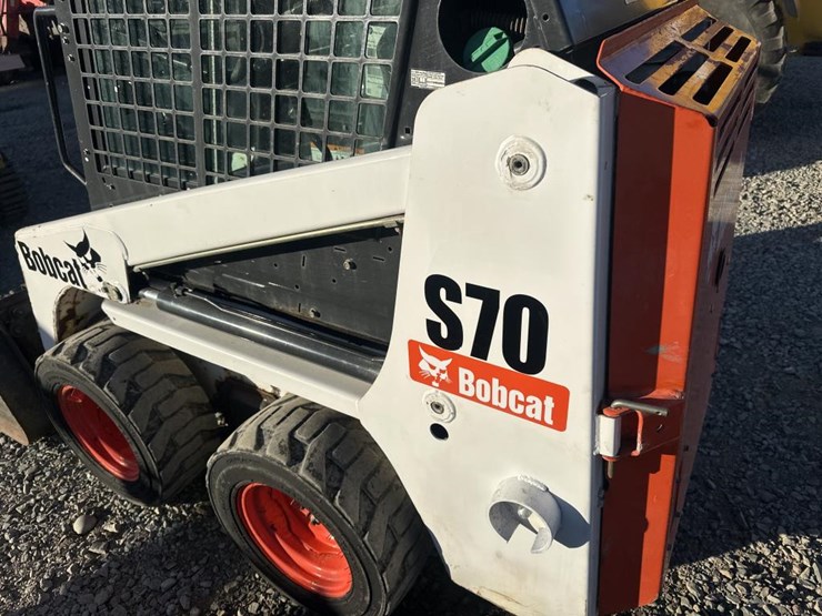 2015-bobcat-s70-image-15