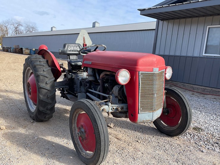 #3017-•-ferguson-wide-front-tractor-image-3