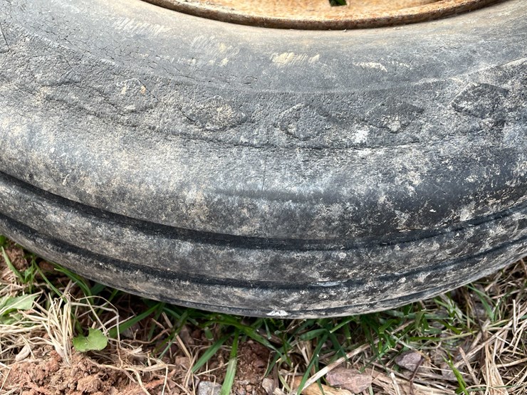 #3132-•-(2)-implement-wheels-and-tires-image-7