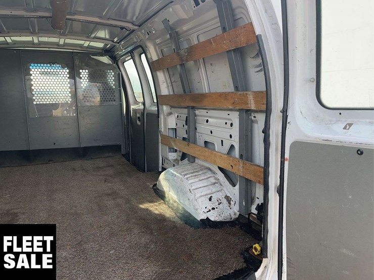 2009-ford-cargo-image-17