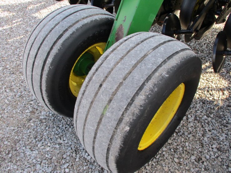 john-deere-750-image-38