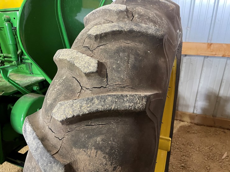 john-deere-530-image-16