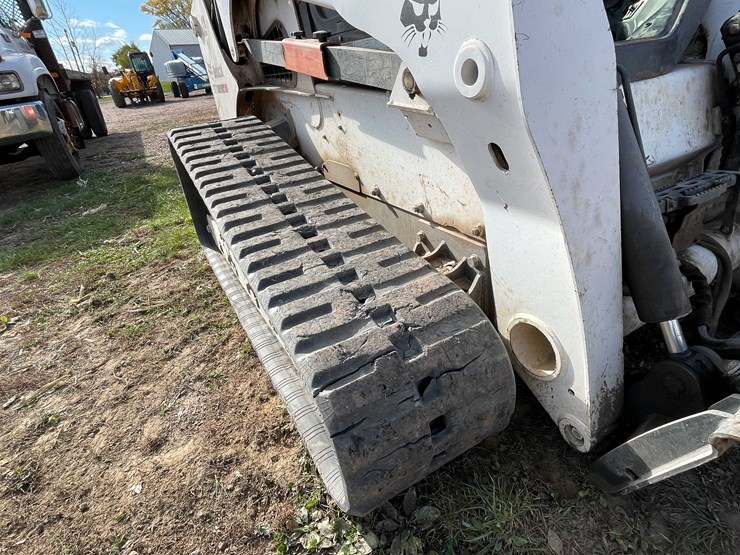 2015-bobcat-t870-image-17