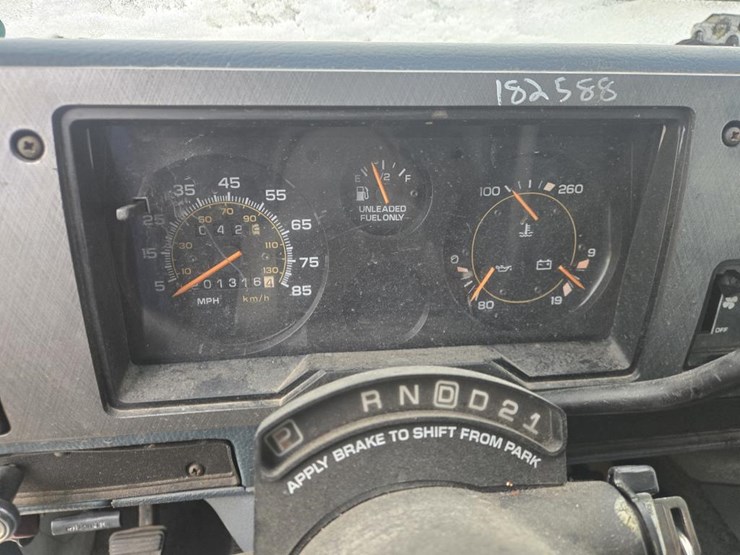 1995-chevrolet-g20-image-36