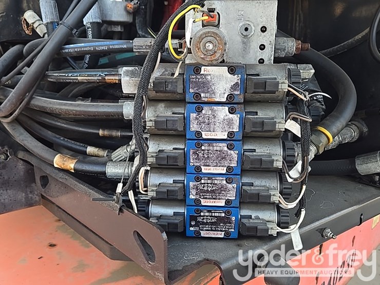 2015-jlg-600aj-image-75