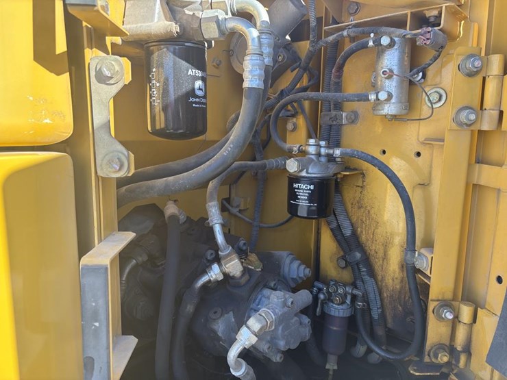 2013-deere-85d-image-18