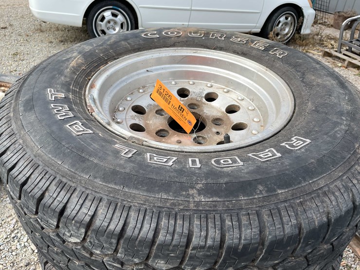 #3126-•-(4)-aluminum-wheels-and-tires-image-2