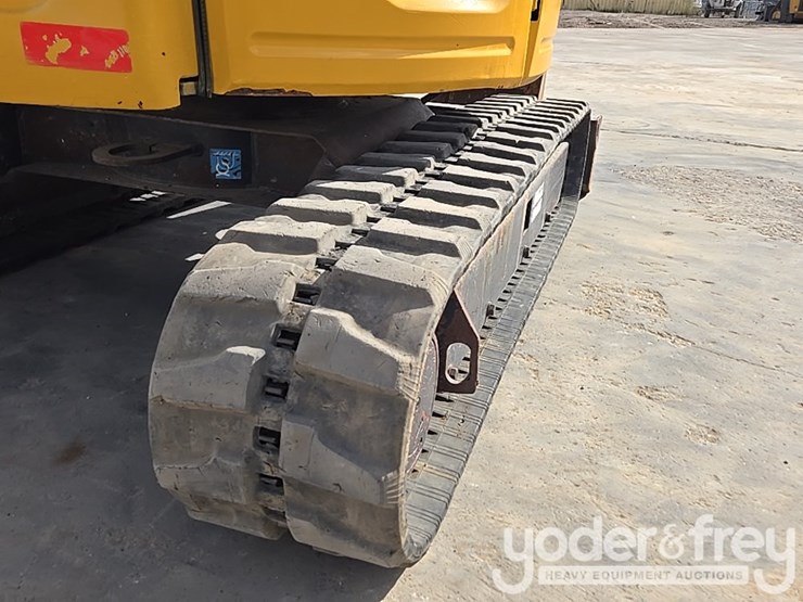 2019-deere-26g-image-16